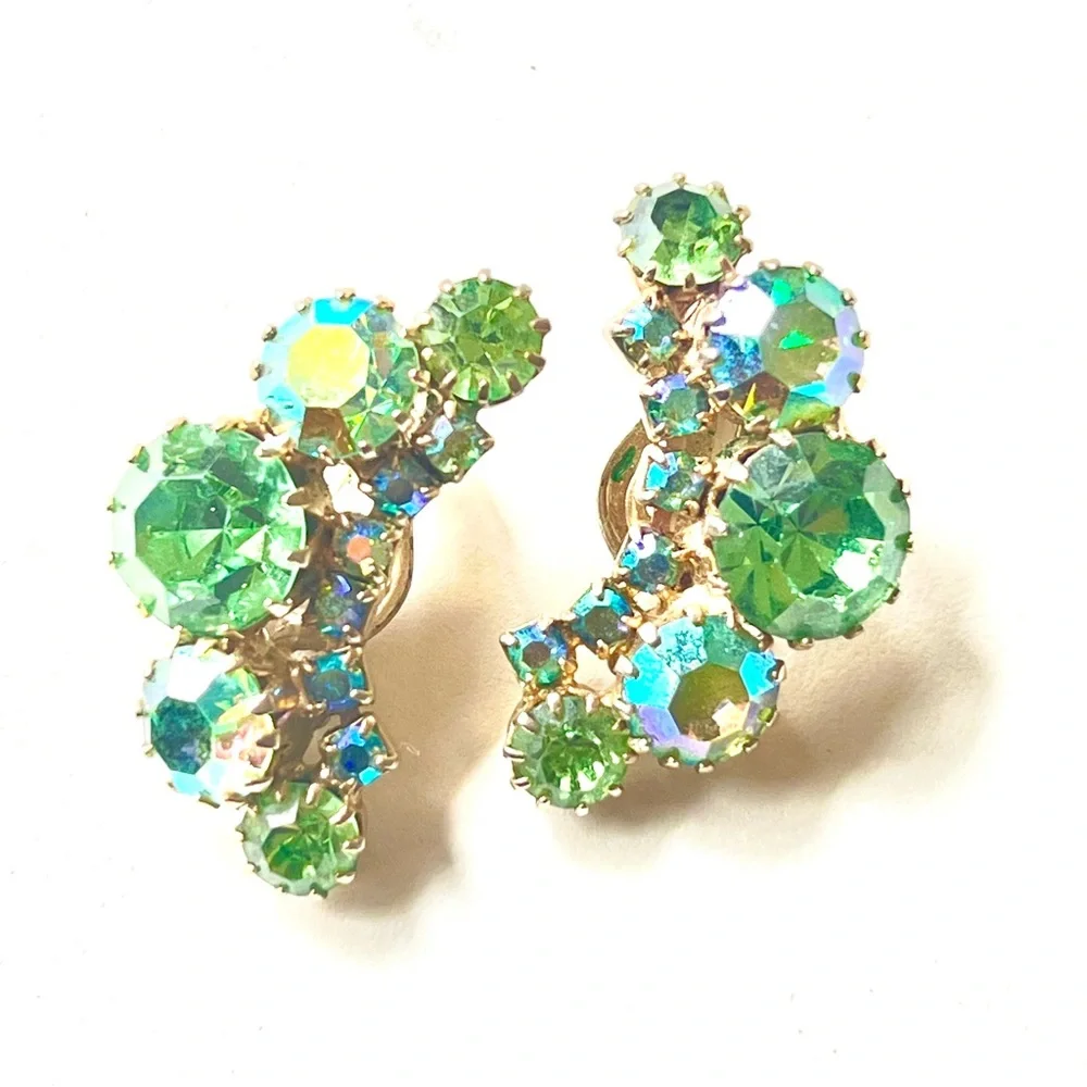 Vintage WEISS Designer Rhinestone Earrings Mint Lime Peridot Green Ear Clips